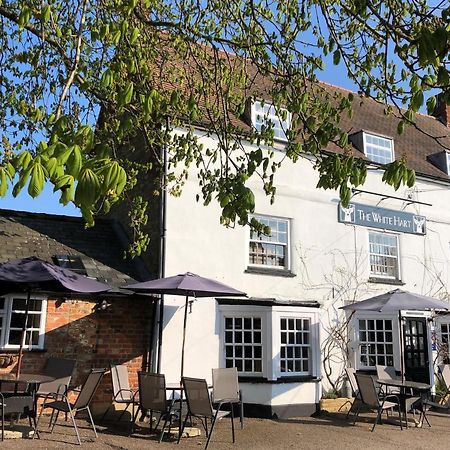 Hotel The White Hart à Sherington Extérieur photo