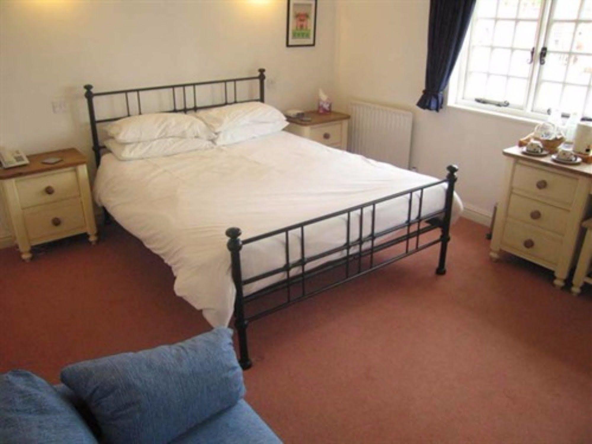 Hotel The White Hart à Sherington Extérieur photo