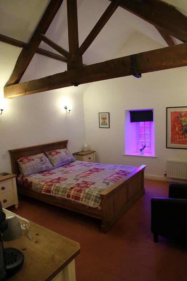 Hotel The White Hart à Sherington Extérieur photo